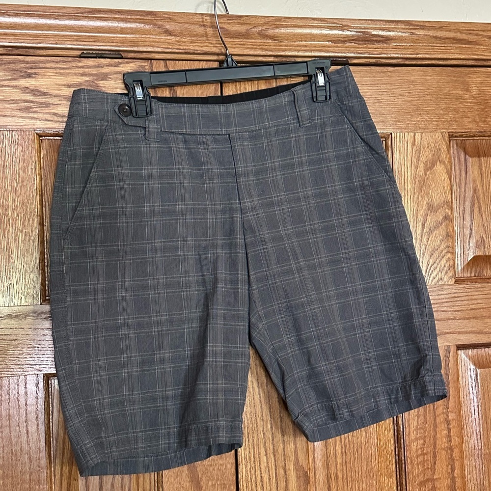 North Face Women’s Gray Plaid Hiking/Golfing Shorts